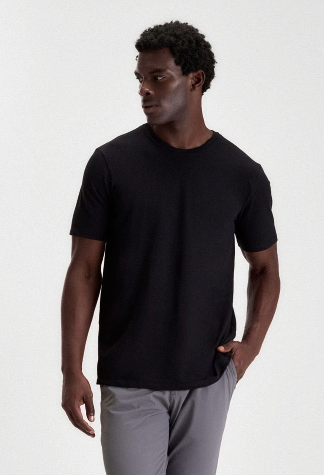 CAMISETA DOCTHOS RELAXED FIT MANGA CURTA EM PIQUET TECH 003 Preto G1