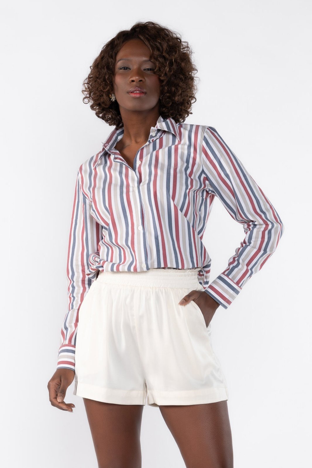 Shorts acetinado com elastico na cintura Bege
