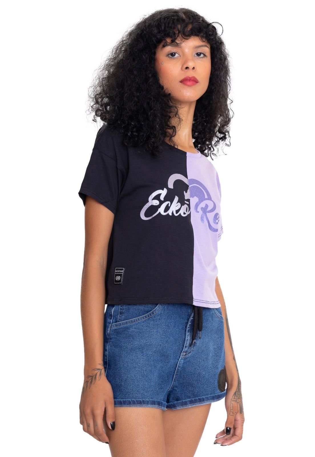 Camiseta Ecko Feminina Bitch Lilás c/ Preta