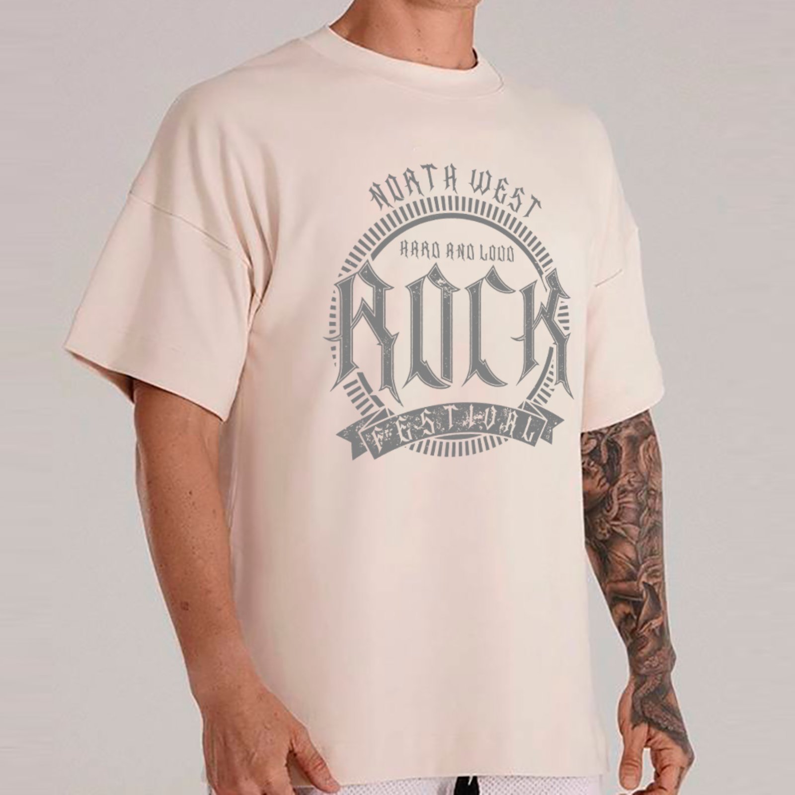 Camiseta Ousy Streetwear North West Rock Festival Oversized Unissex Off White