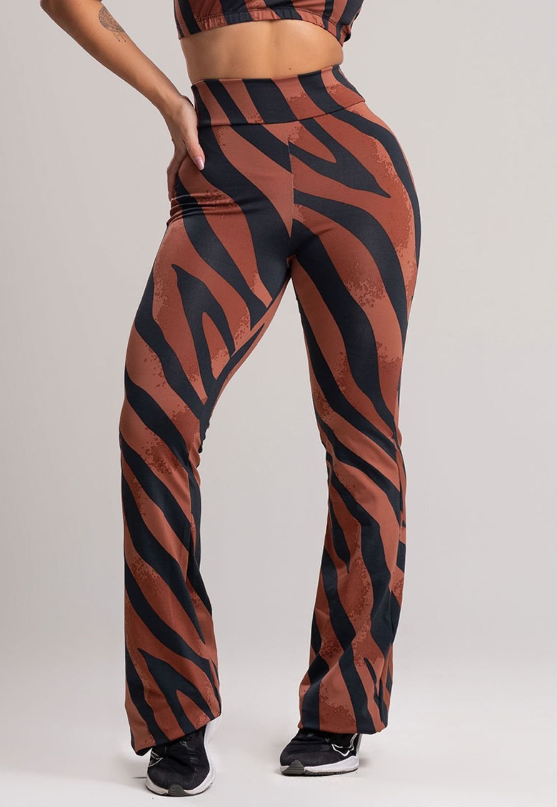 Calça MVB Modas Feminina Flare Pantalona Suplex Safari
