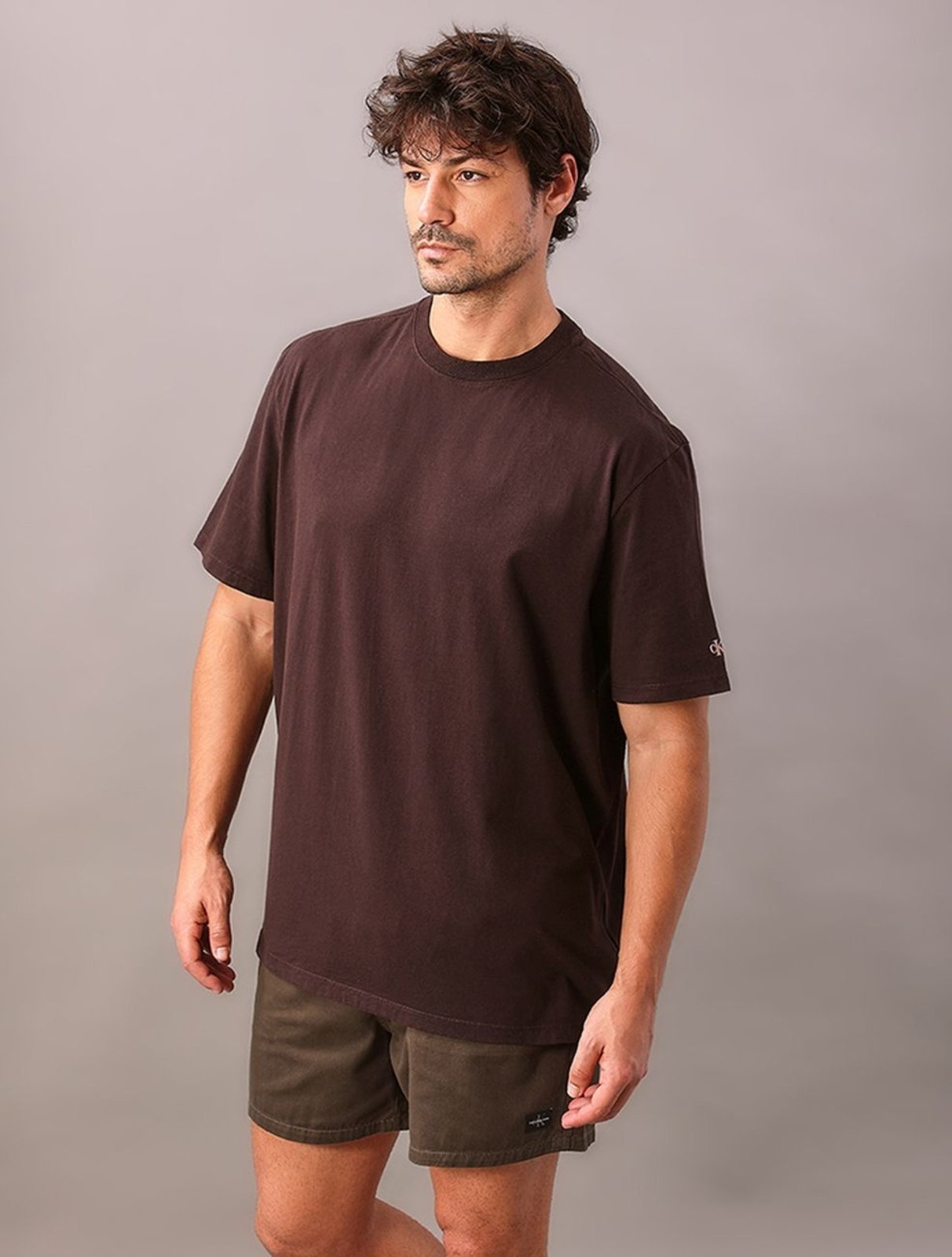 Camiseta Manga Curta Calvin Klein Jeans Masculino Oversized Calvin Klein Manga - Marrom Calvin Klein Jeans