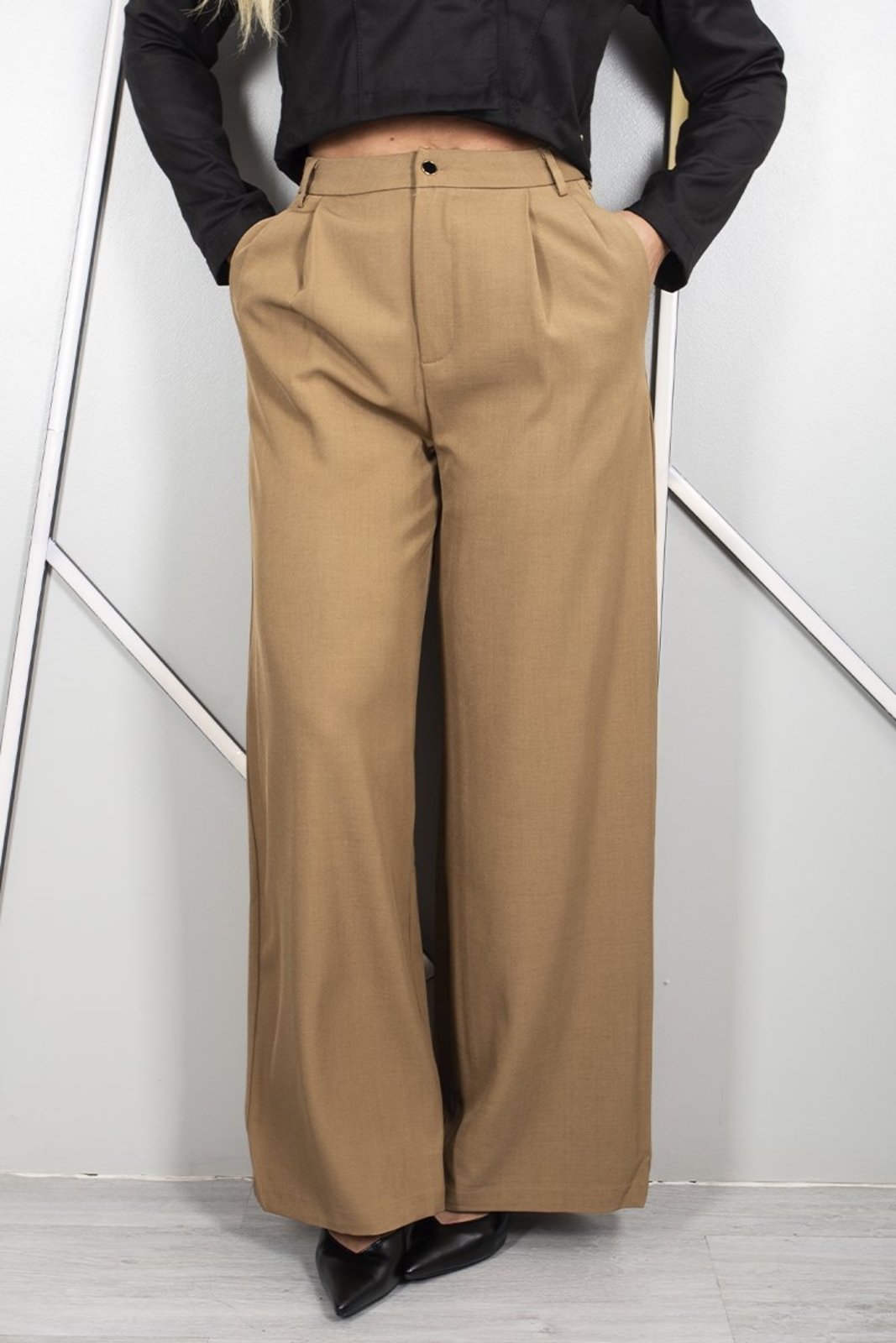 Calça Feminina Alfaiataria Social Cintura Alta Bolsos Laterais