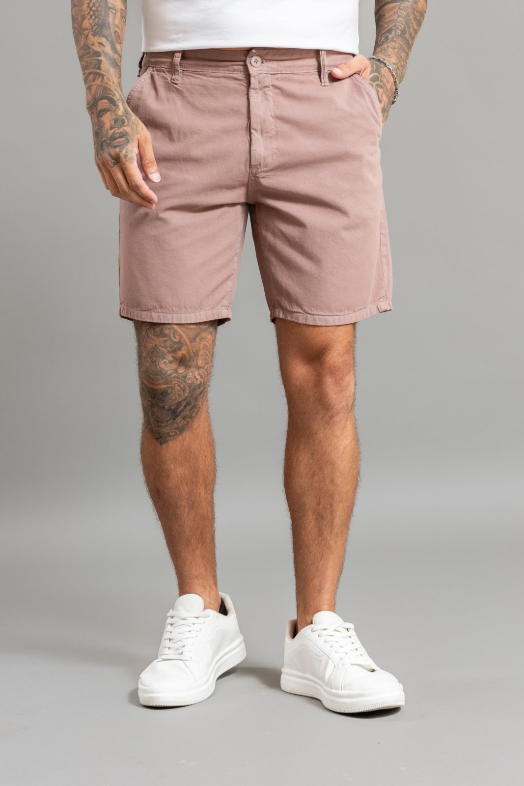 Vista 2 Bermuda Masculina Slim Sport Fino em Sarja Dialogo Dialogo Jeans marrom Dialogo Jeans marrom