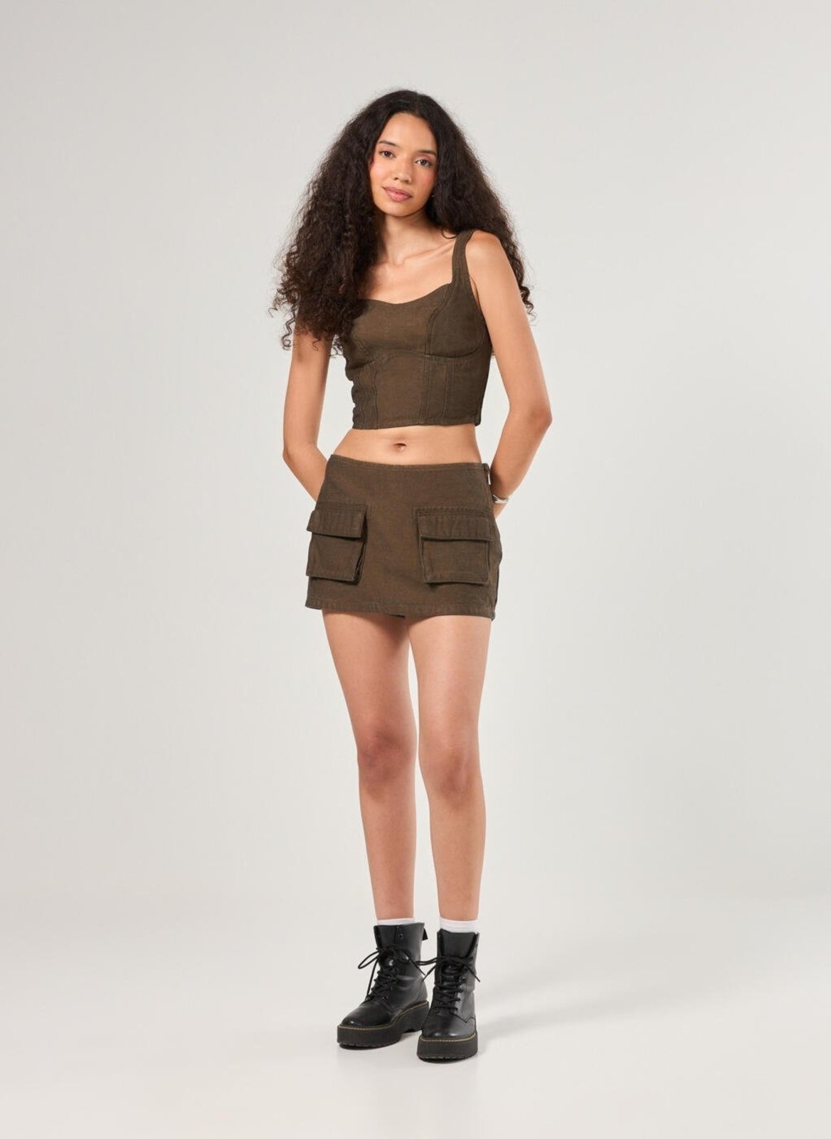 Short Saia Cargo Sarja Marrom