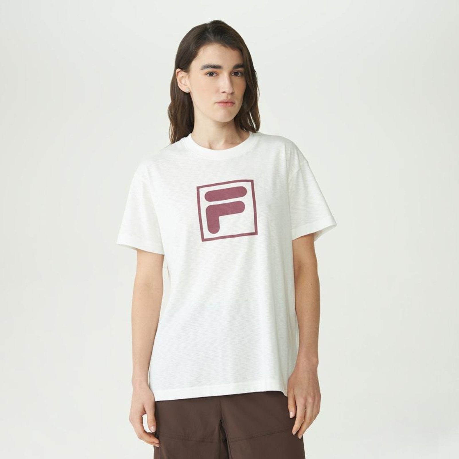Camiseta Fila Comfort F-Box Graphic Feminina Off-white