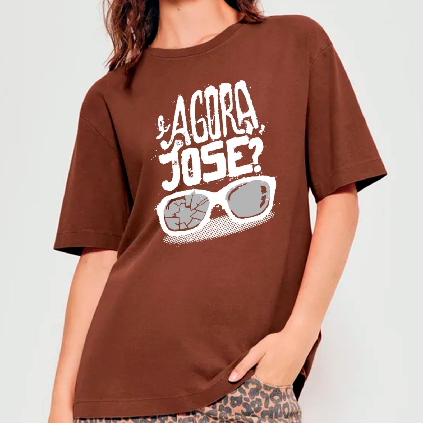 Vista 2 Camiseta Ousy Oversized Belchior E Agora José Frase Literária Unissex branco ousy branco