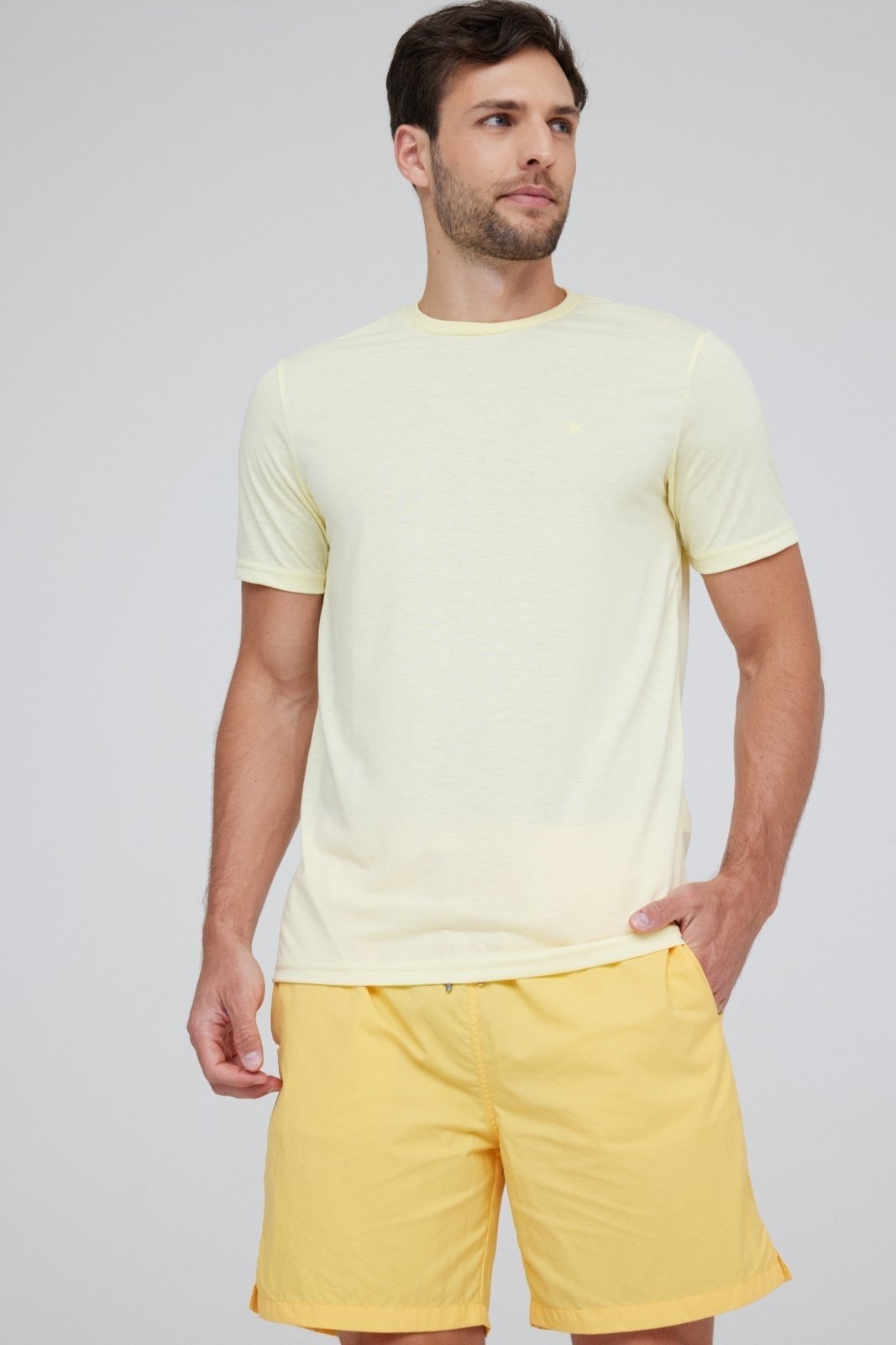Camiseta Traymon Slim Gola Redonda Amarelo Claro