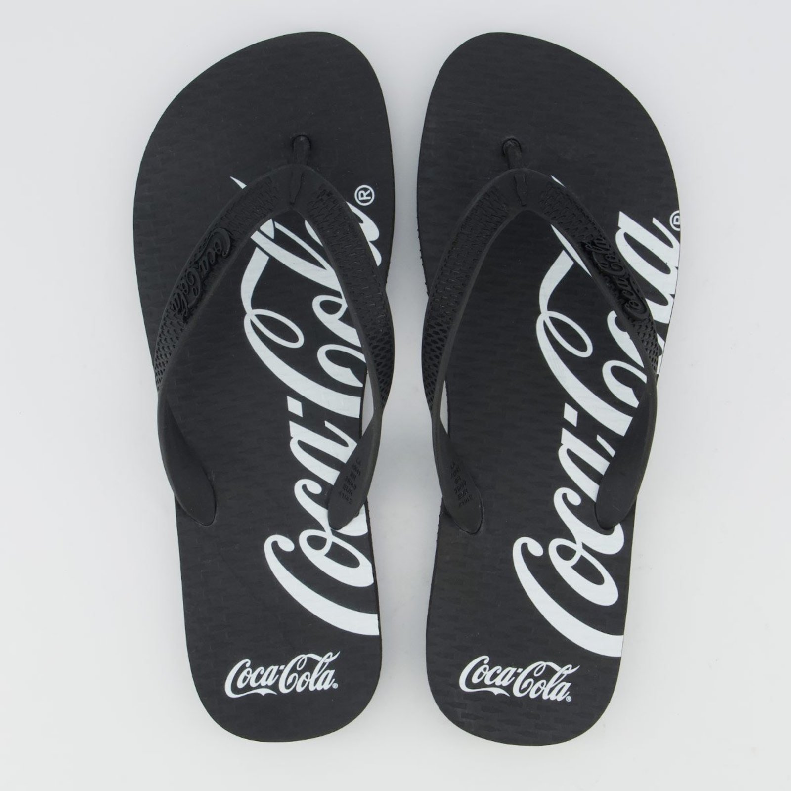 Chinelo Coca Cola Spencerian Preto e Branco