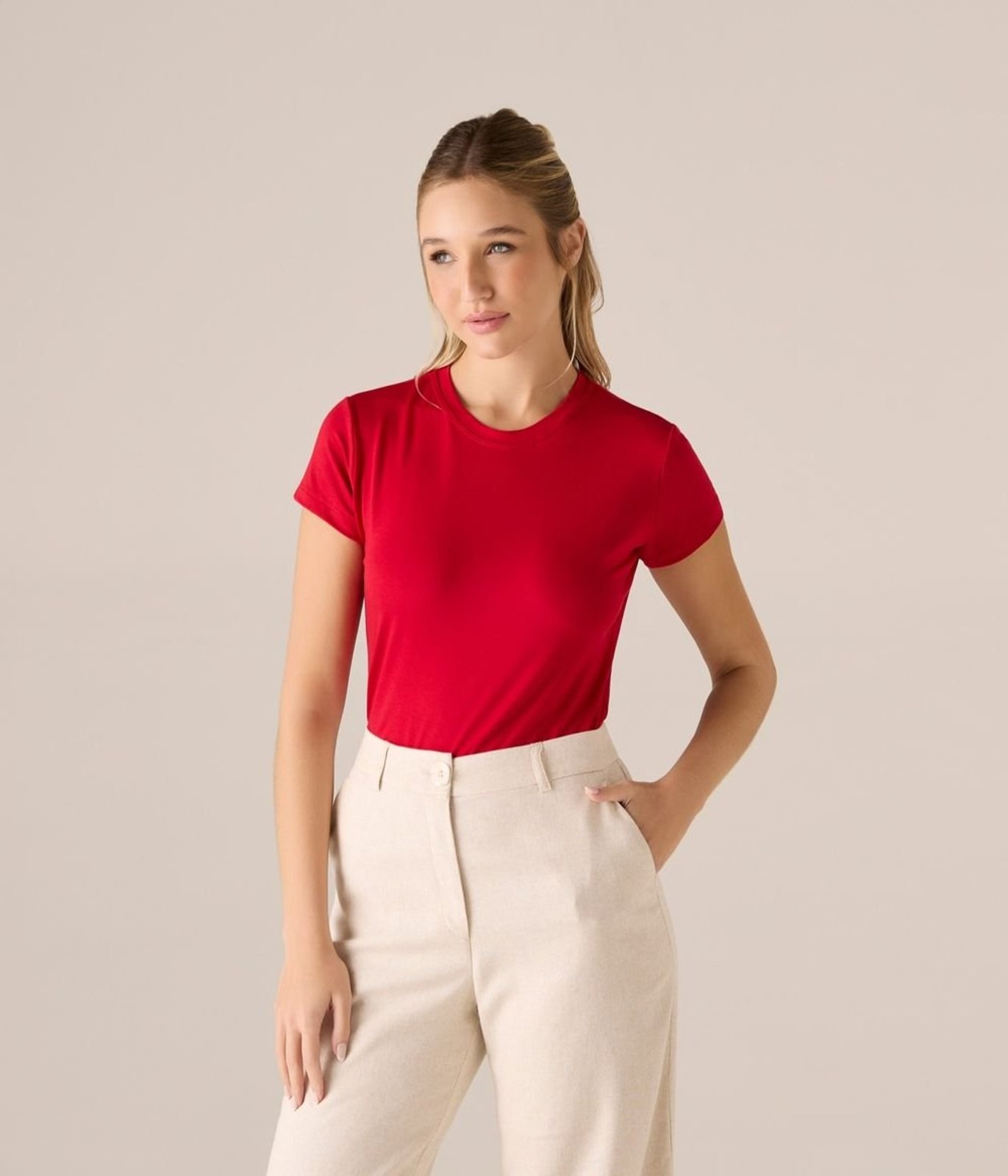 Blusa Makenji Basica Decote Careca Feminina Vermelho