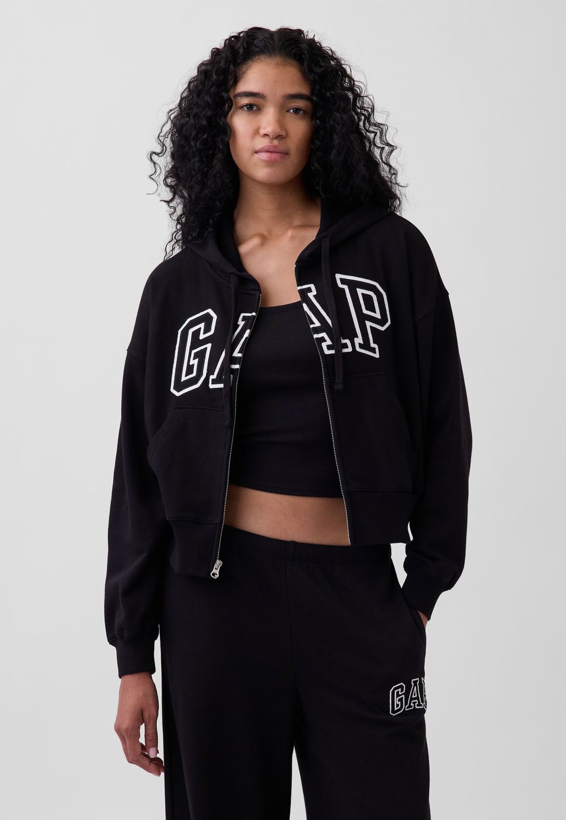 Blusa de Moletom Feminina GAP Cropped Capuz Logo Preta