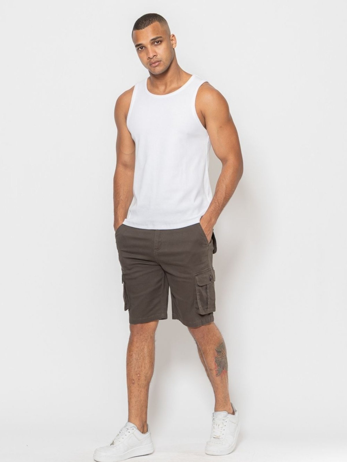 Vista 2 Bermuda Masculina Sarja Masculina Cargo Crocker - 50025 verde militar Crocker verde militar