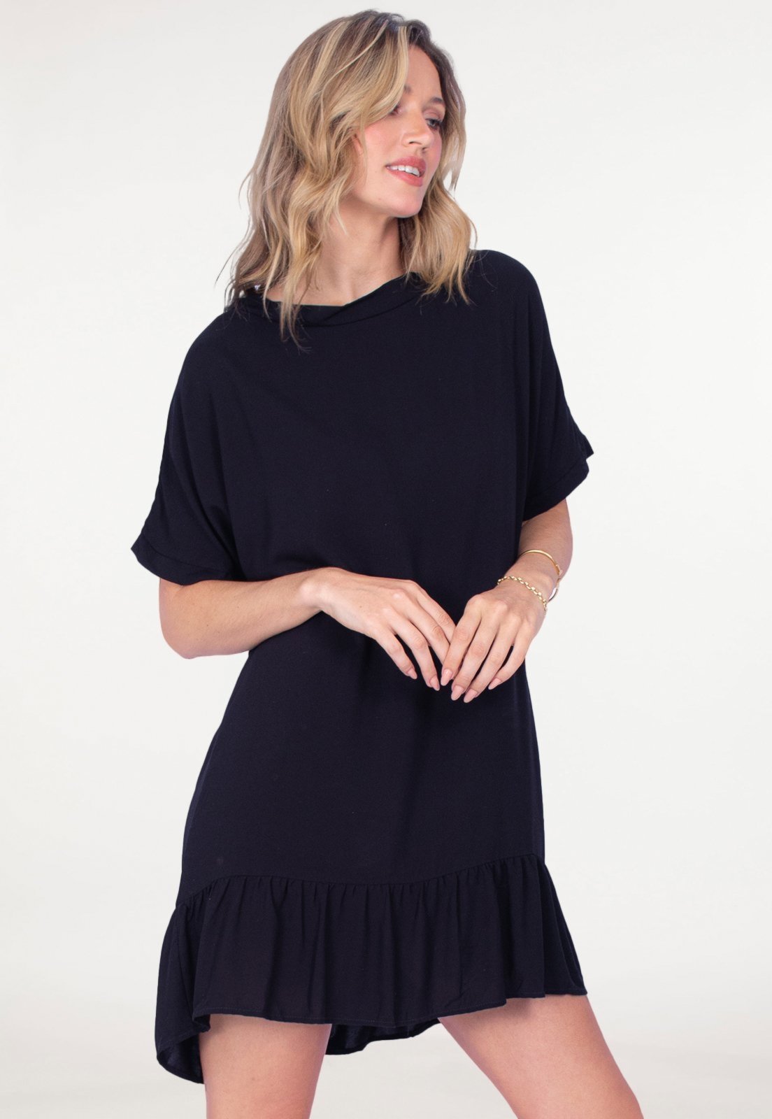 Vista 3 Vestido Curto Amazonia Vital Viscose Mullet Amplo Gola Canoa Babado Amazônia preto