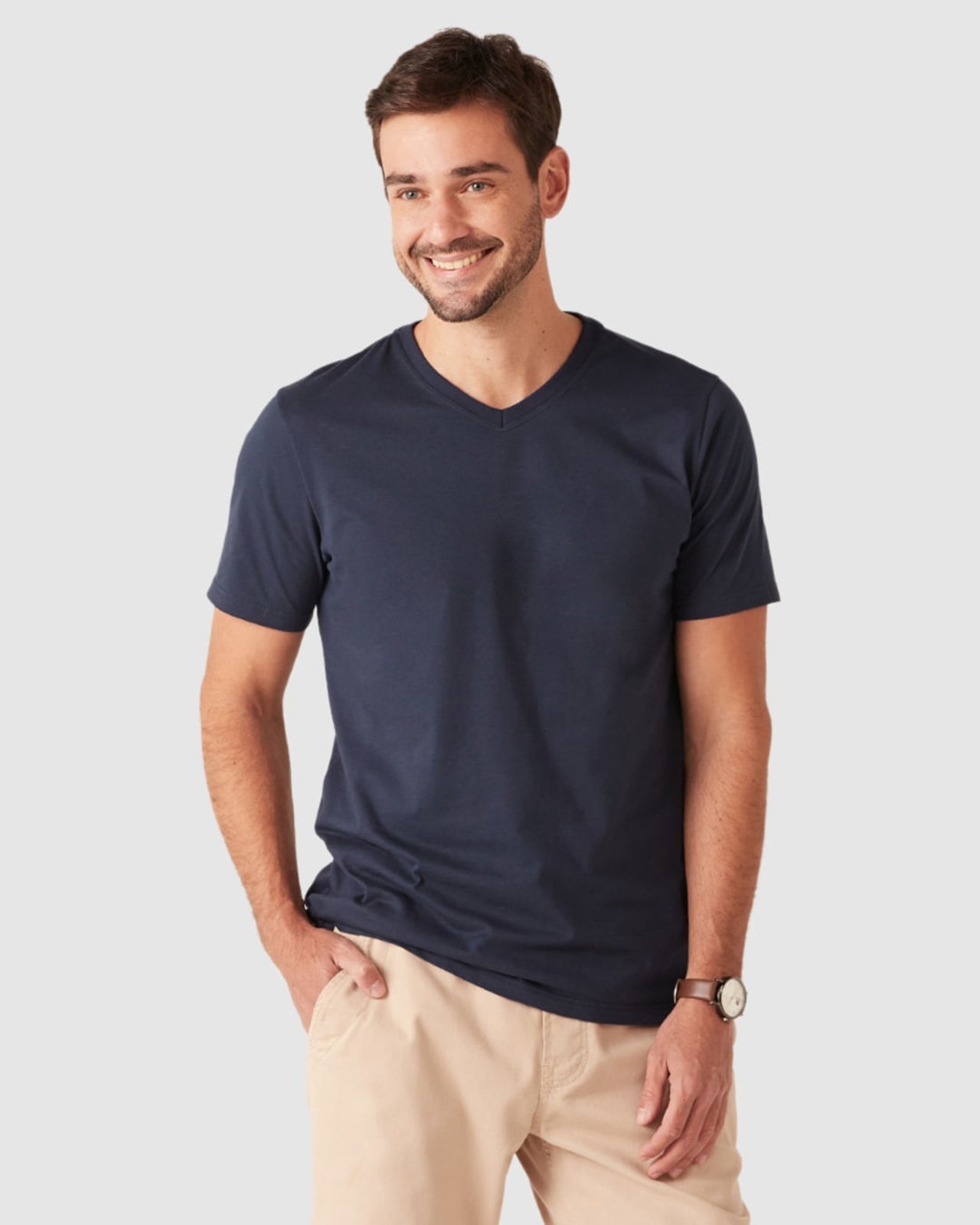 Camiseta Básica Masculina Gola V Em Algodão