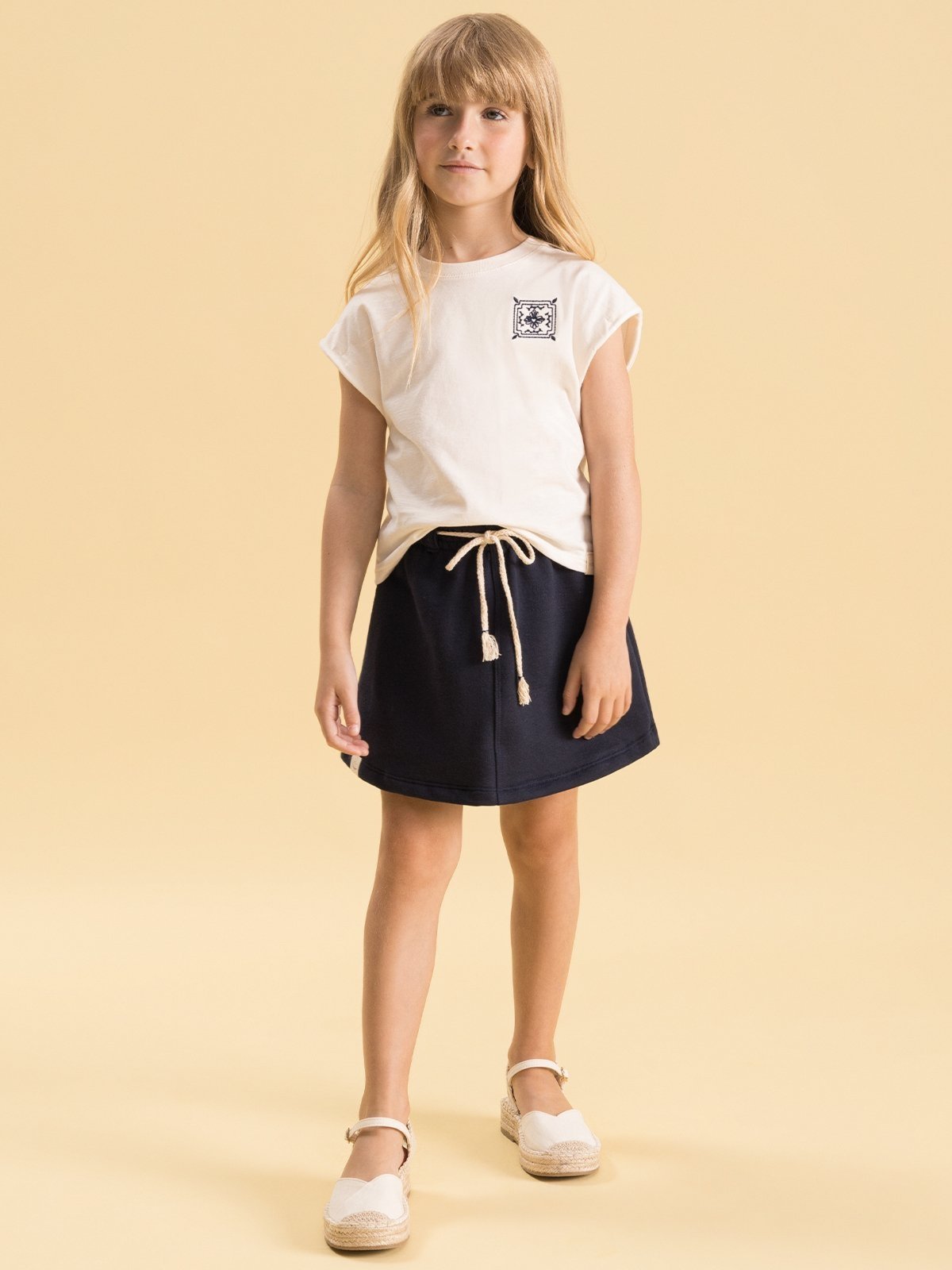 Infantil – Conjunto Menina Bugbee Blusa de Algodão e Saia em Moletom