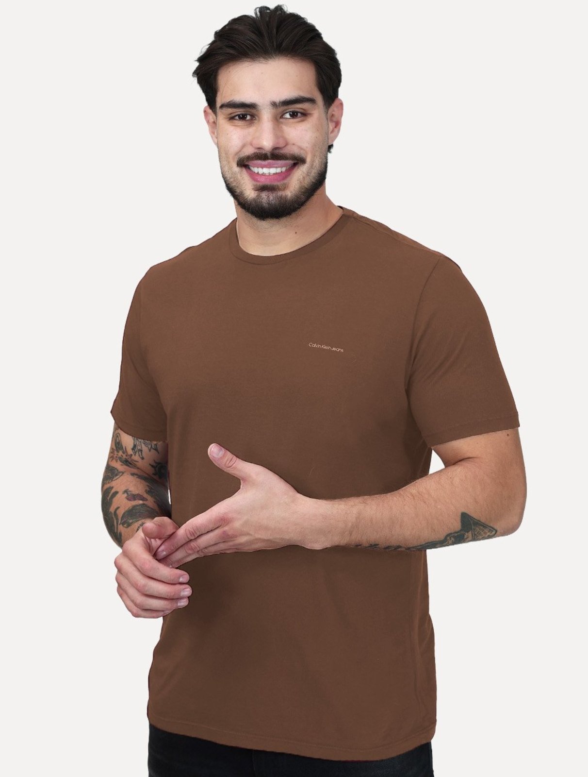 Camiseta Calvin Klein Jeans Masculina Light New Logo Chocolate