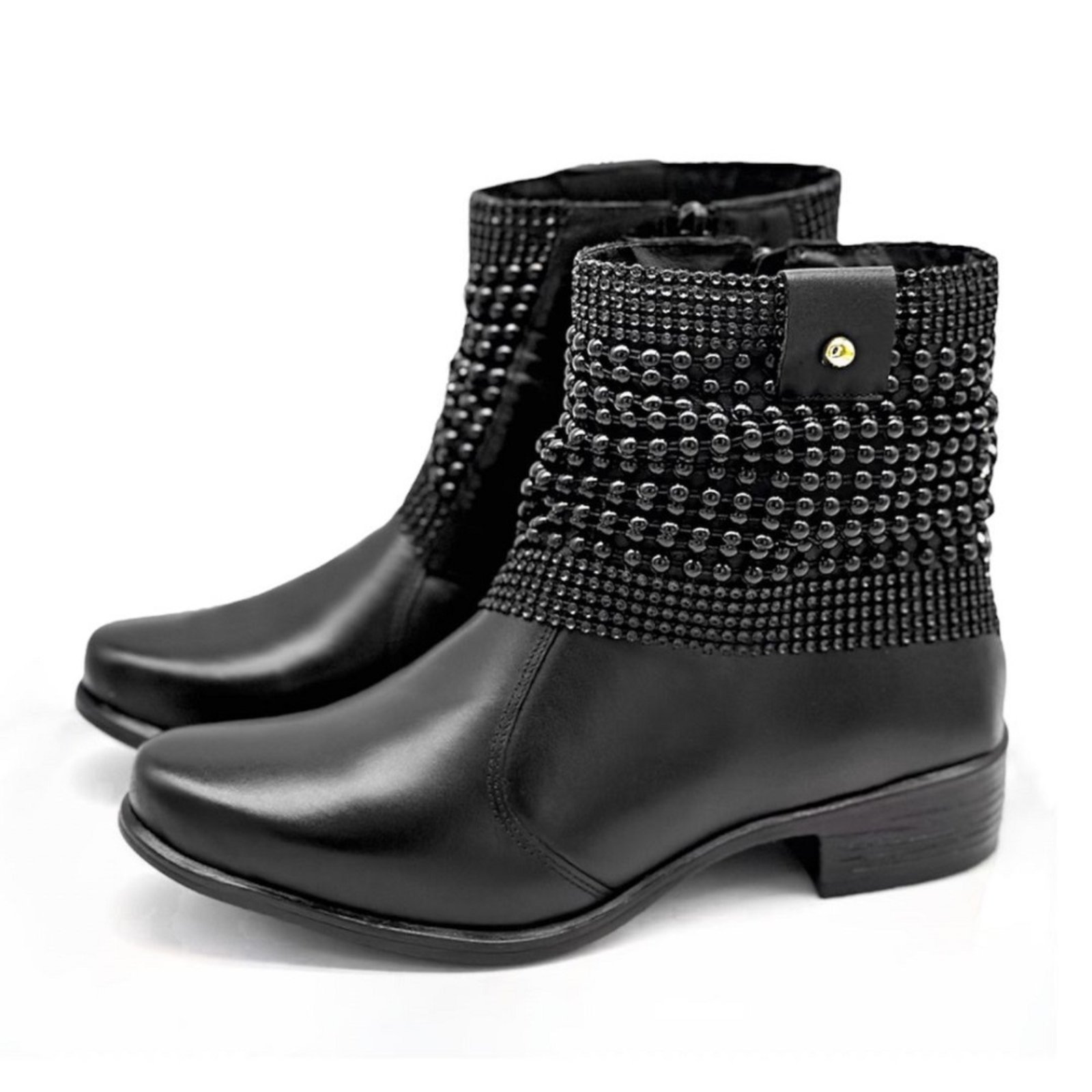 Bota Feminina Cano Curto Manta em Couro Preto Zafrem