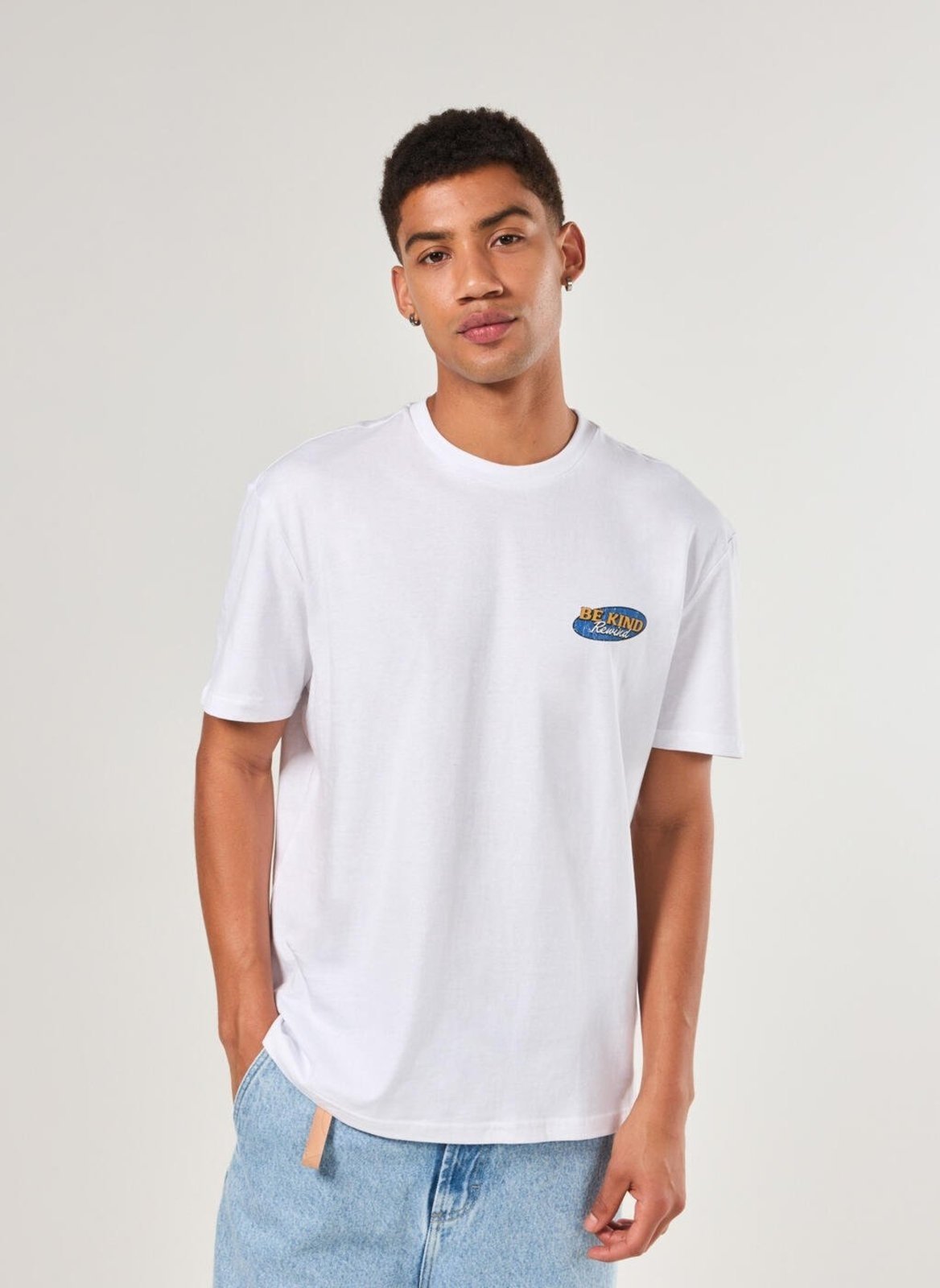 Vista 2 Camiseta Comfort Branca Be Kind Youcom branco Youcom branco