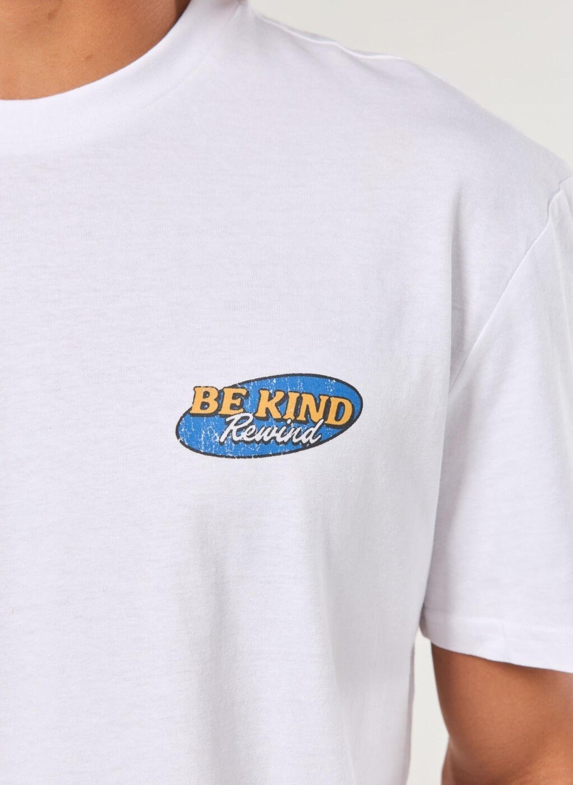 Vista 3 Camiseta Comfort Branca Be Kind Youcom branco Youcom branco
