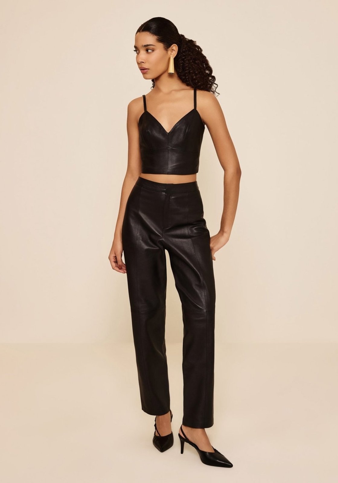Blusa Cropped De Alças Em Couro