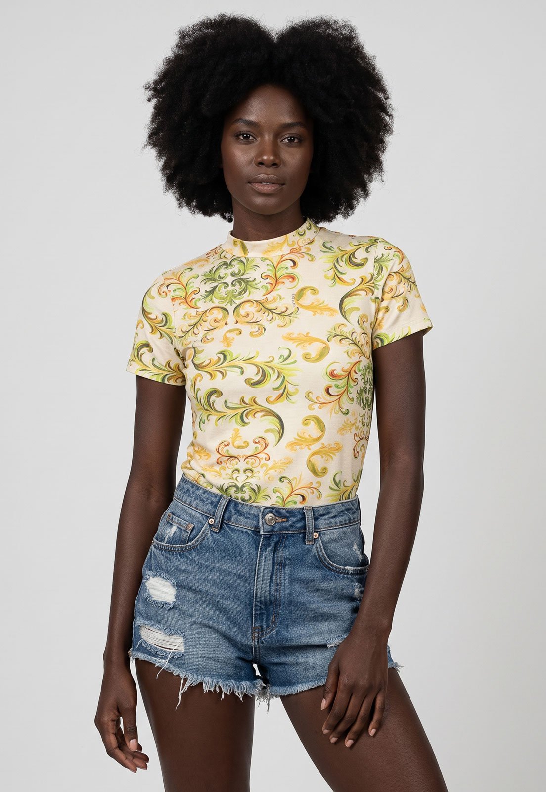 Blusa Feminina Lez a Lez Estampada Decote Redondo Off-White