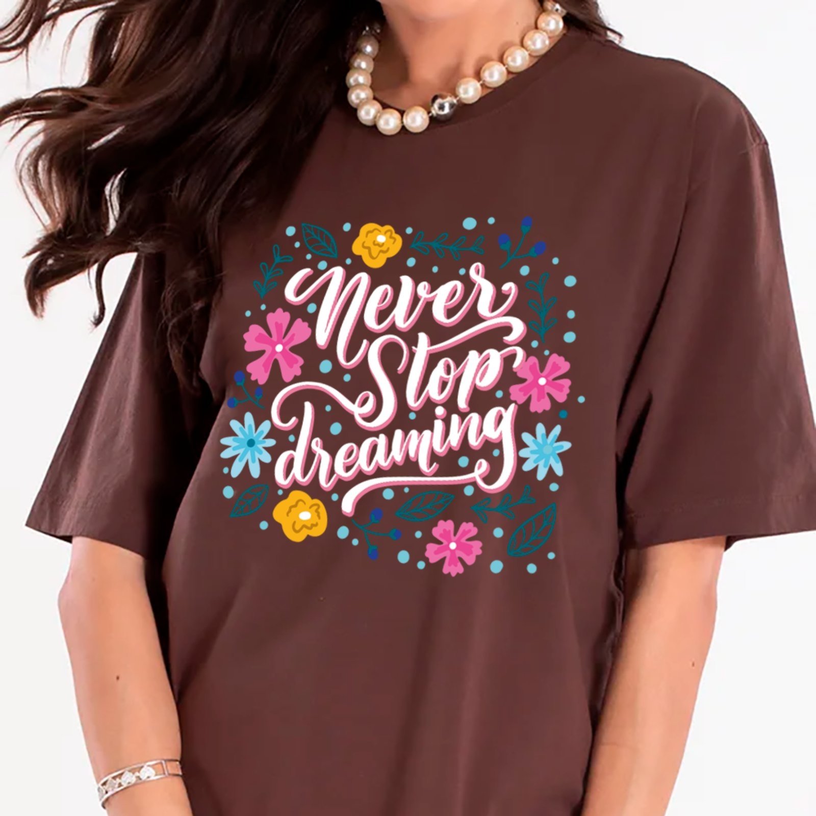 Camiseta Ousy Nunca Pare de Sonhar Oversized Feminina Marrom