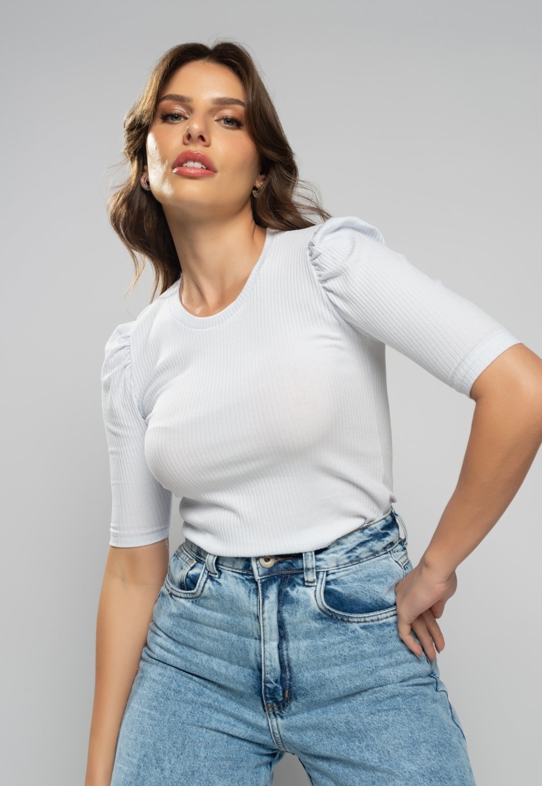 Blusa Salvatore Princesa Decote Redondo Canelada Branca