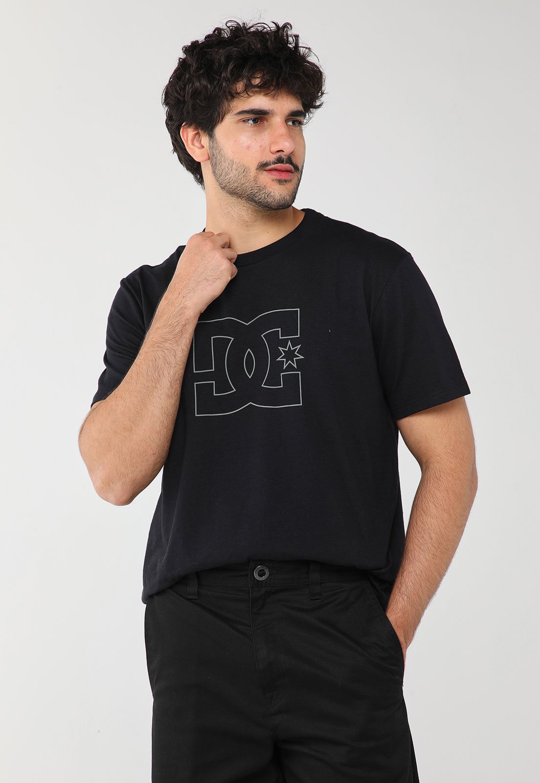 Camiseta Masculina DC Shoes Outline Star Preta