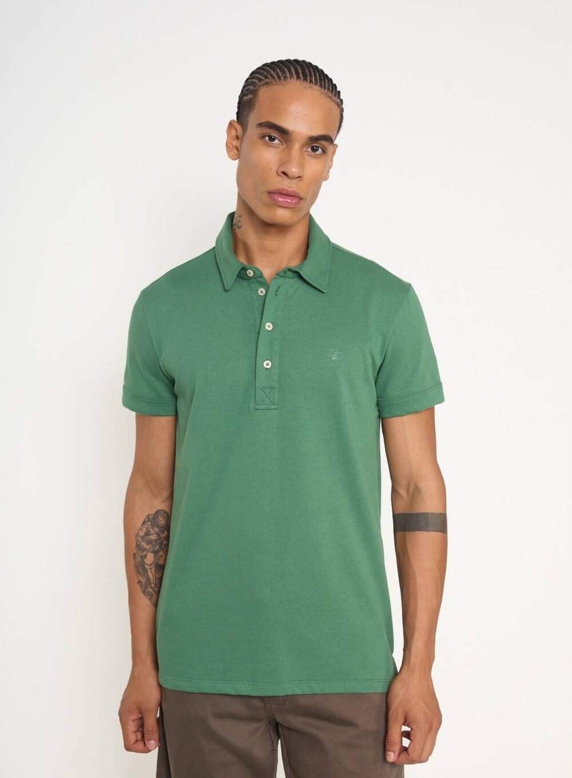 Polo Masculina com Frisos e Botões Colcci Off Shell