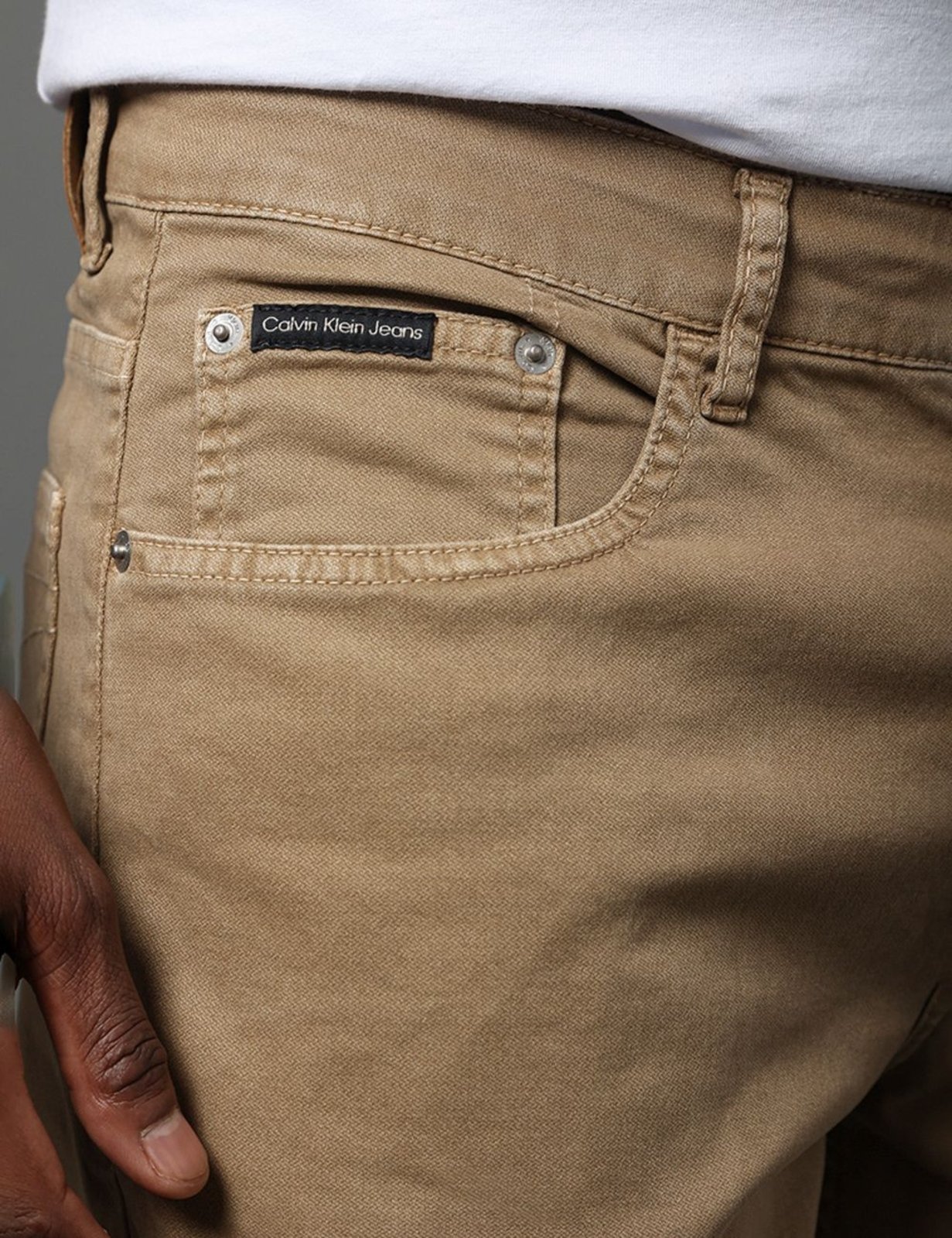 Vista 3 Bermuda Masculina Color Moletom Calvin Klein Jeans - Caqui Medio cáqui caqui Calvin Klein Jeans cáqui caqui
