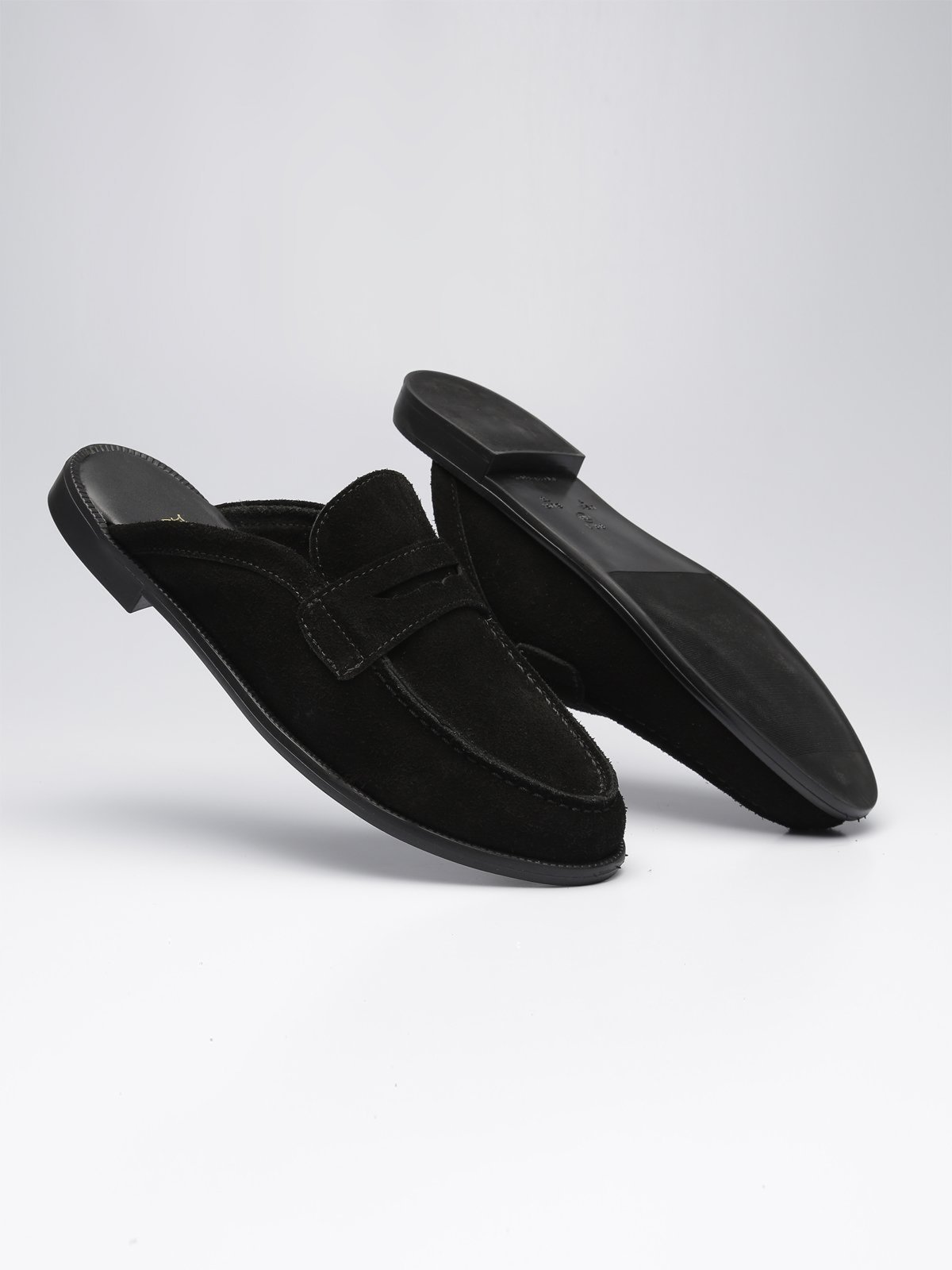 Mule Feminino Mocassim Flor de Griffe Camurça Legítimo Elegante Confortável Casual Preto