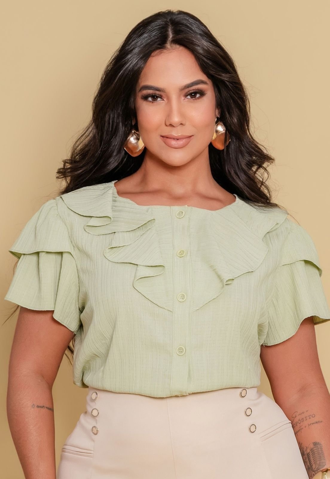 Blusa Plus Size Ana Maya Feminina com Babados e Botões Funcionais Coral