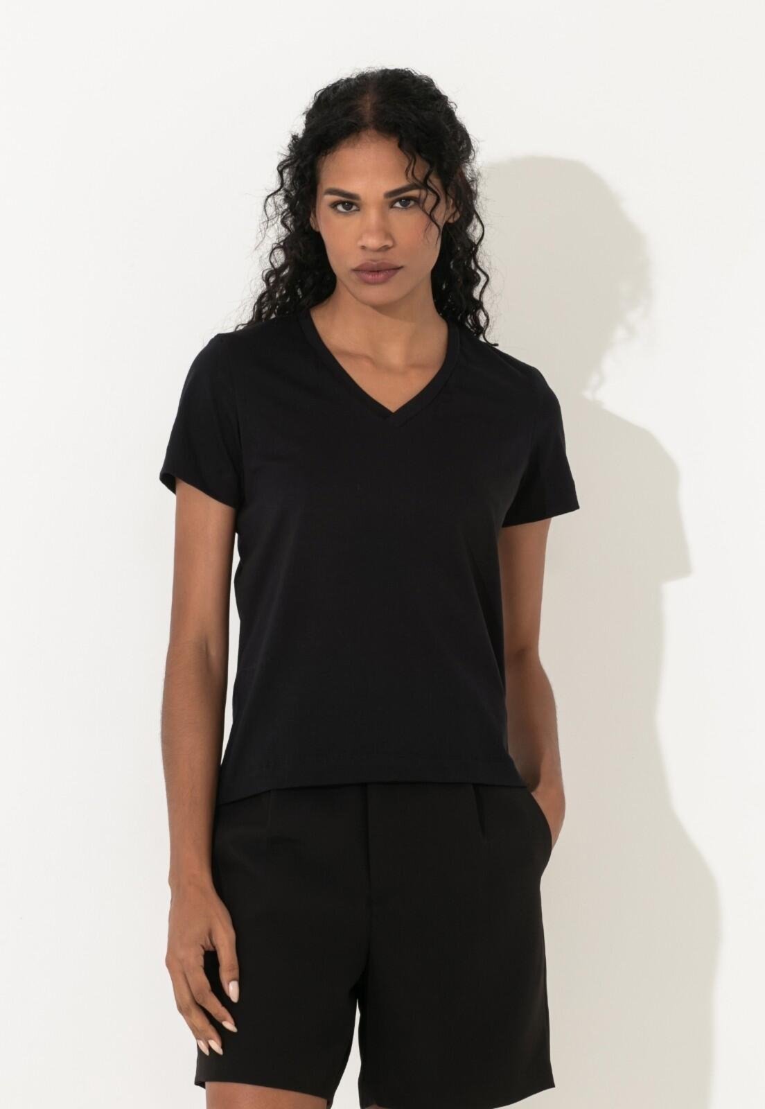 T-Shirt Algodão Pima Gola V Traymon - Preto - Gg