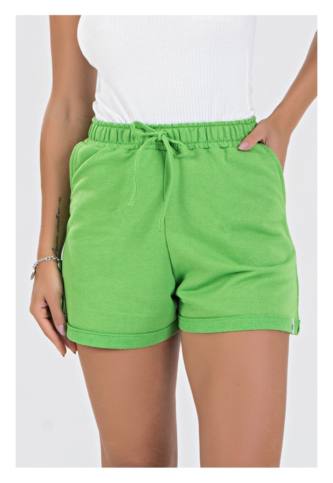 Vista 2 Short Moletinho com Bolso Meu Jeans verde Meu Jeans verde