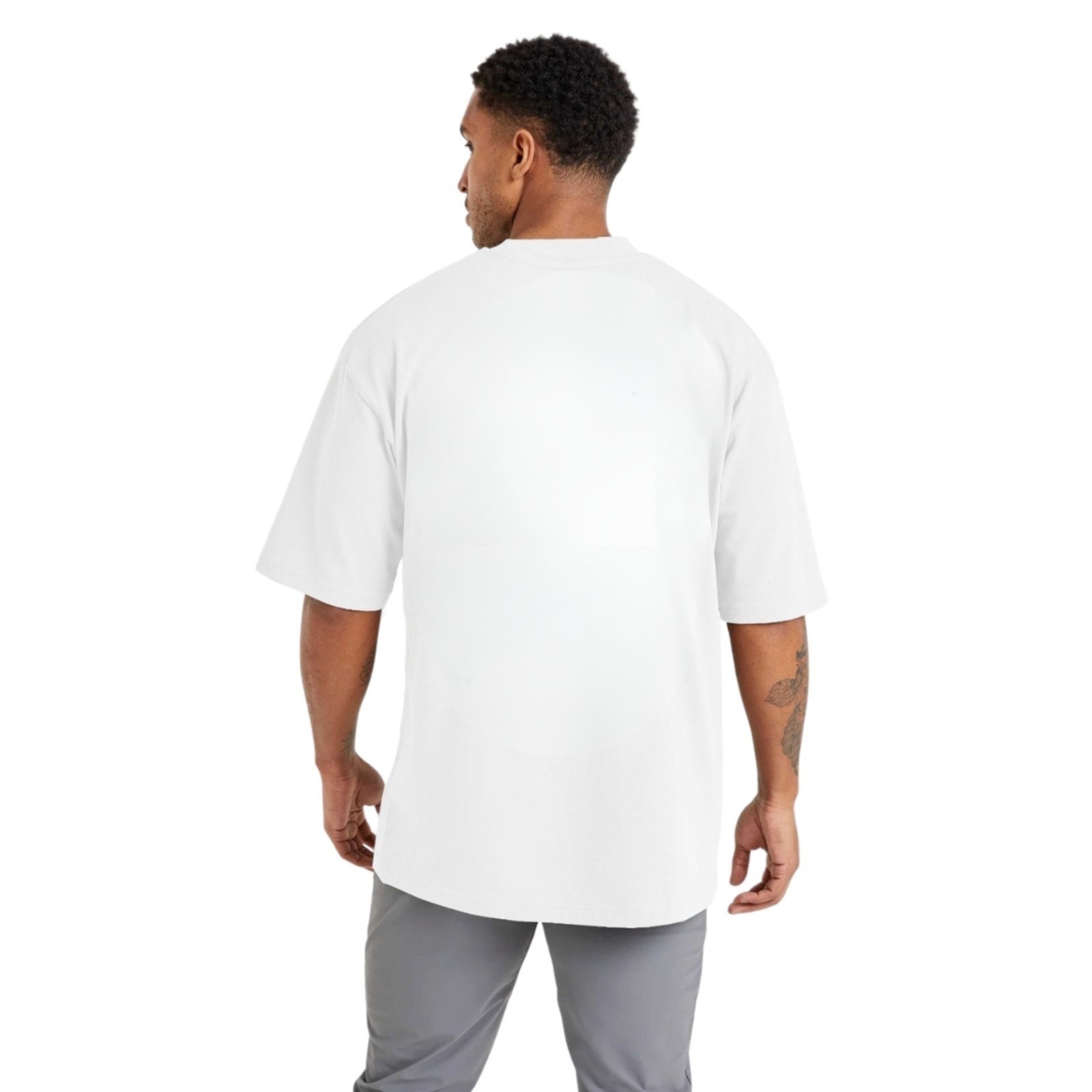 Vista 3 Camiseta Oversized de Algodão Masculina Ideal para Academia e Esportes Gola Redonda Lisa Relaxado preto Relaxado preto