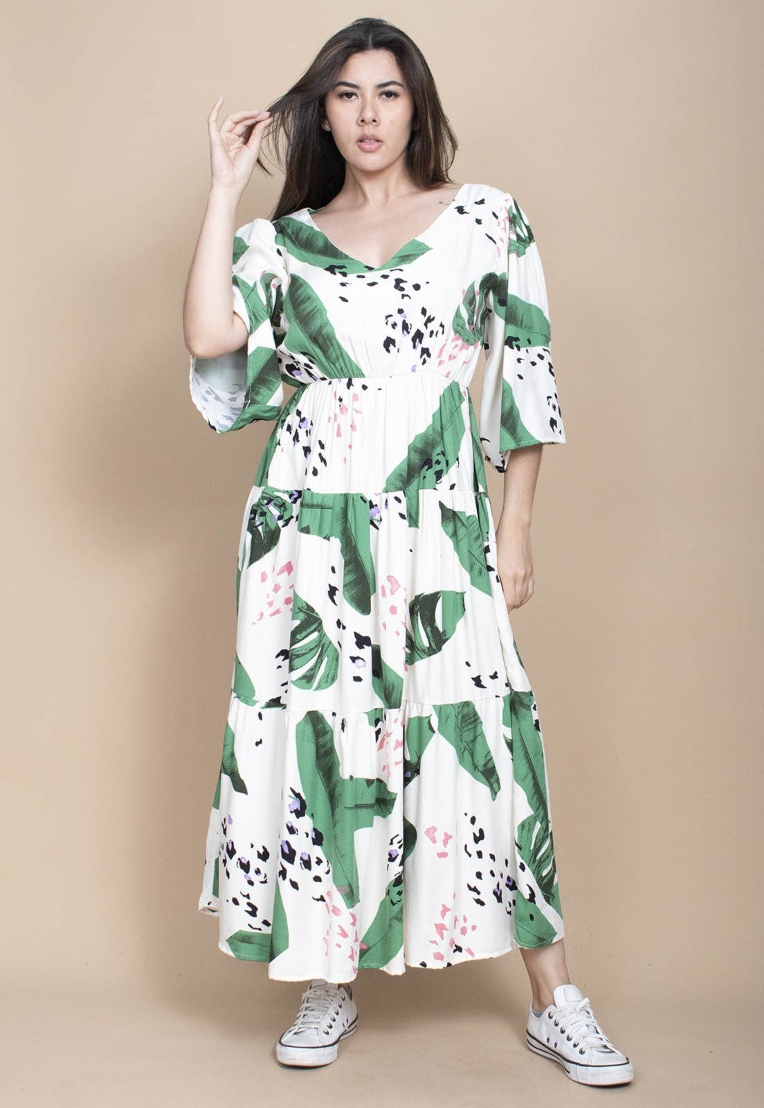 Vista 2 Vestido Longo Cabanafree Plano com Manga e Camadas Estampa Folhagem Poética estampado/preto/verde Cabanafree estampado/preto/verde