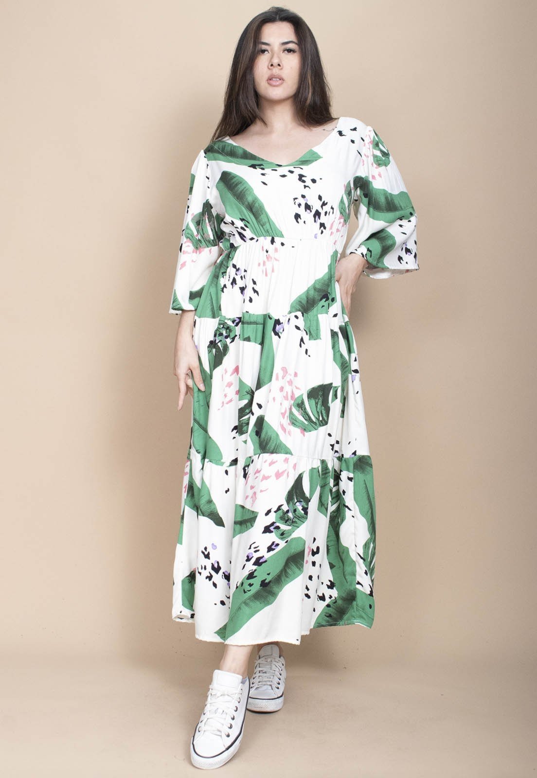 Vista 3 Vestido Longo Cabanafree Plano com Manga e Camadas Estampa Folhagem Poética estampado/preto/verde Cabanafree estampado/preto/verde