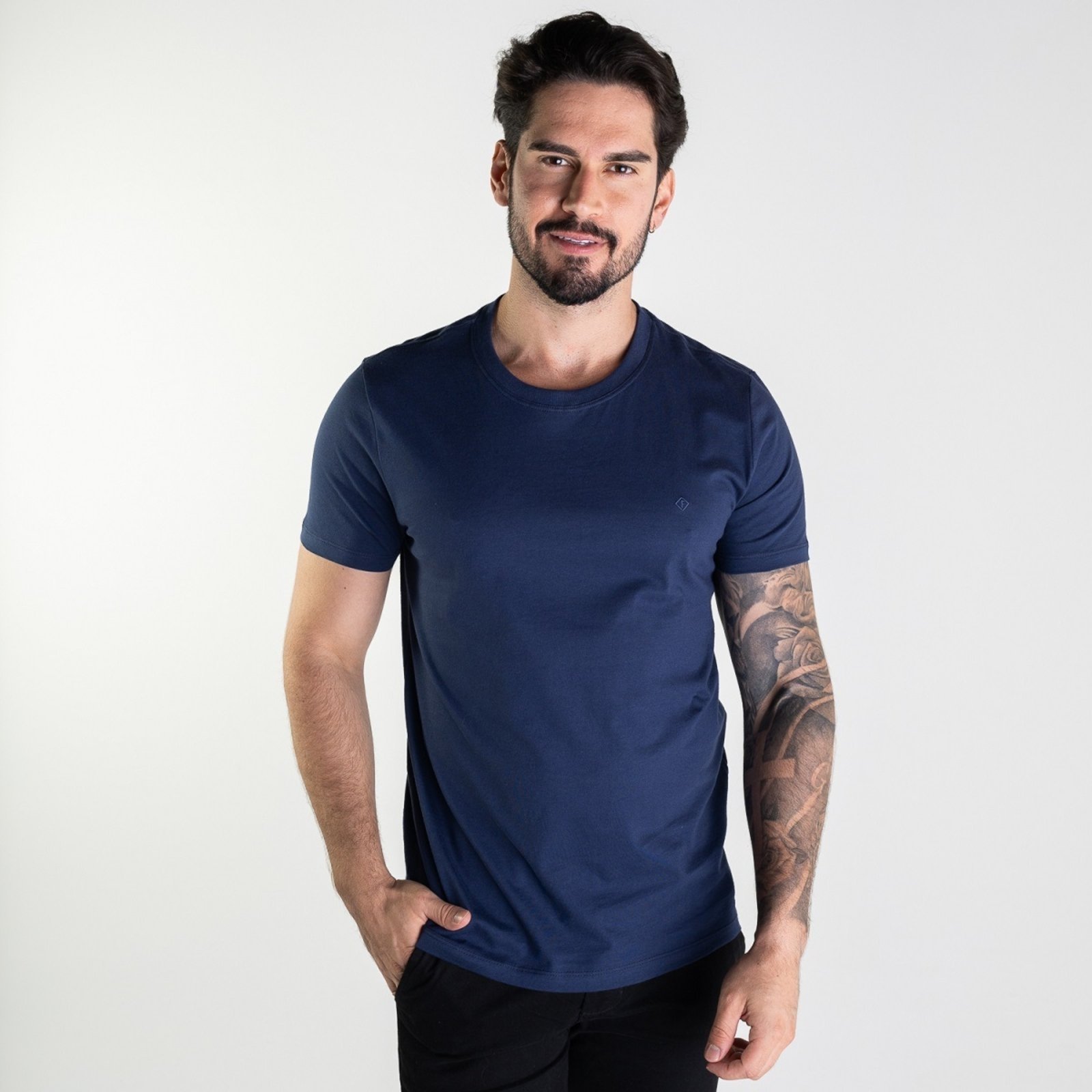 Camiseta Forum Essencial Pima Logo Azul Marinho
