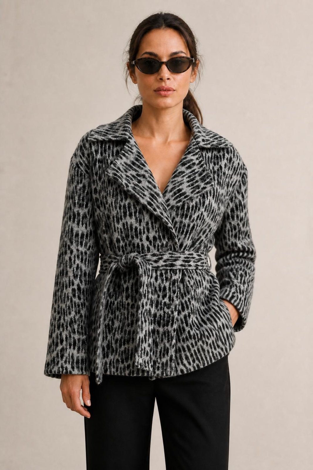 Casaco animal print em lã batida Preto