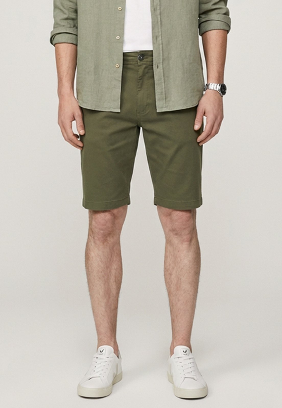 Bermuda Masculina Sarja Chino com Elastano Cintura Intermediária Lisa e Confortável Verde