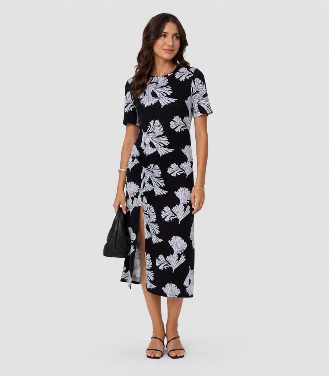 Vestido Midi Viscotorcion Rotativo Infinita Cor Preto