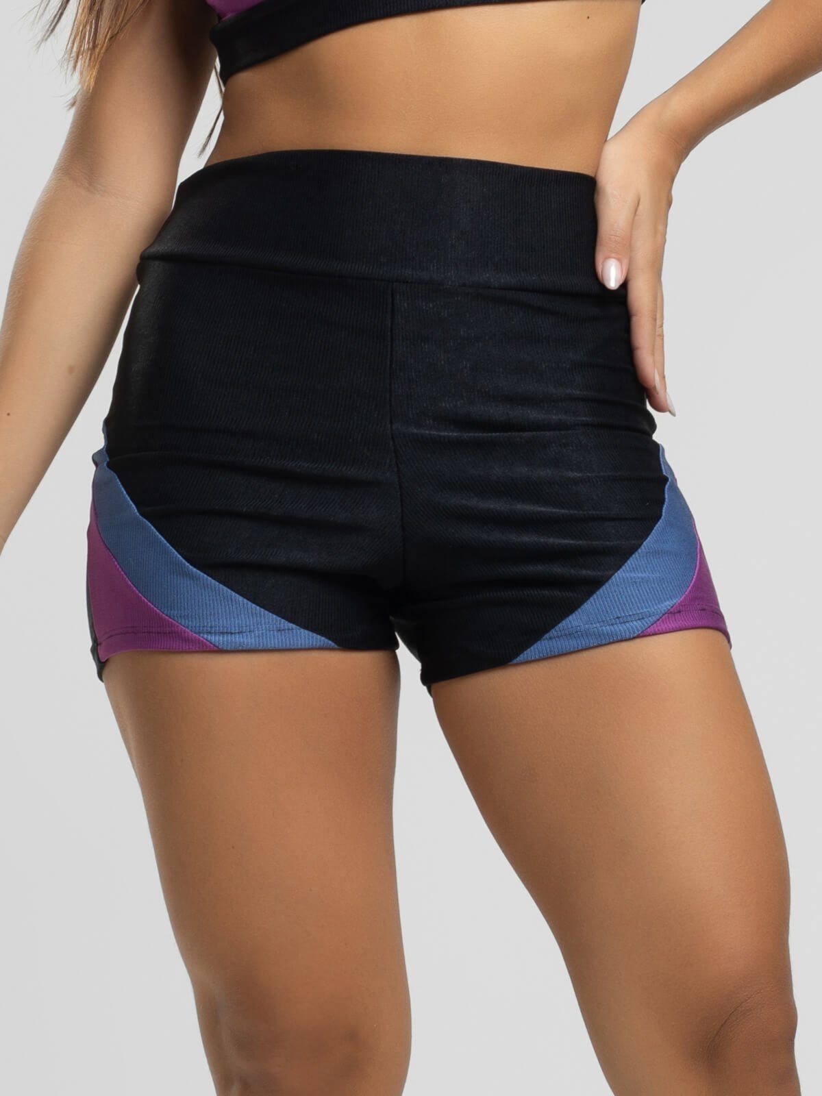 Short Curto Feminino Cintura Alta Suplex Canelado Moda Fitness Vicbela Preto
