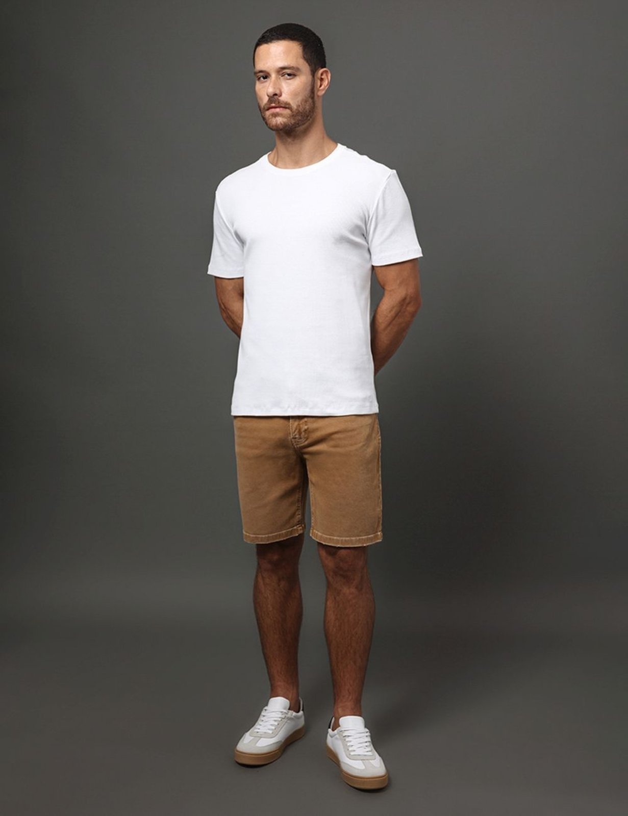 Vista 2 Bermuda Masculina Color 5 Pockets Calvin Klein Jeans - Havana caramelo Calvin Klein Jeans caramelo