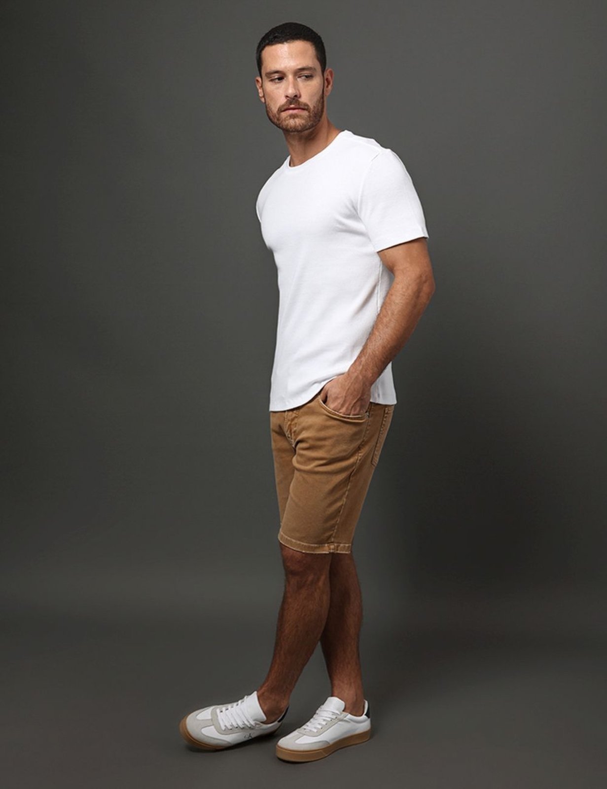 Vista 3 Bermuda Masculina Color 5 Pockets Calvin Klein Jeans - Havana caramelo Calvin Klein Jeans caramelo