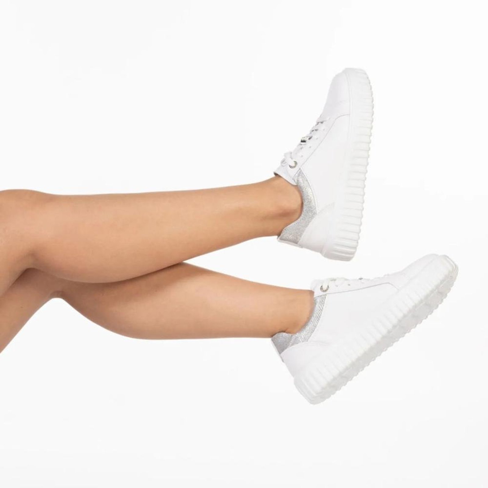 Tênis Pegada Casual Detalhe Metal Feminino Branco