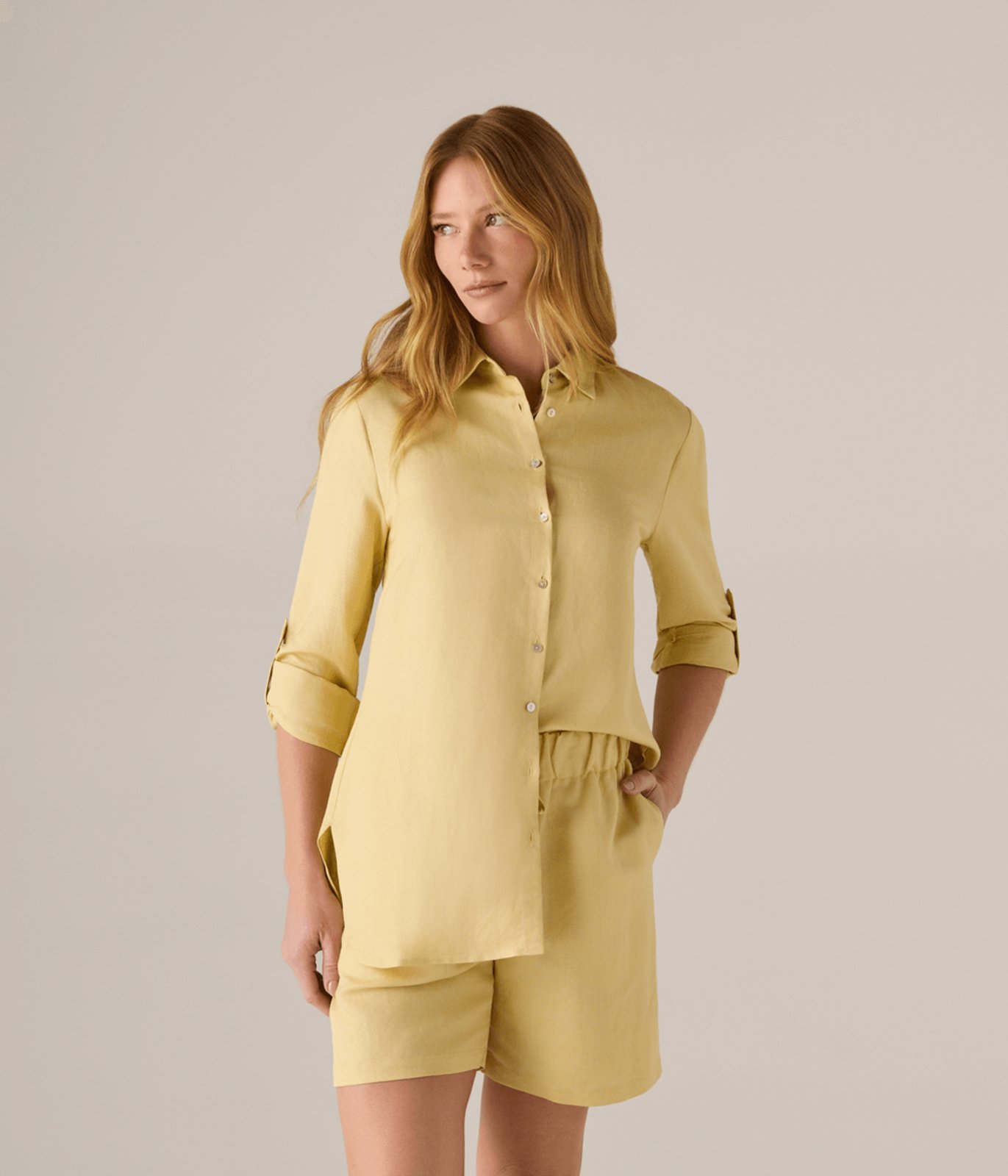 Camisa Makenji Lisa Sem Bolso Linho Misto Feminina Amarela