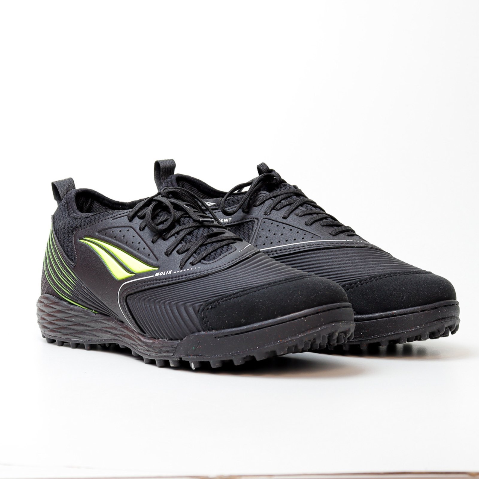 Vista 3 Chuteira Penalty Se7e Pro Molix Locker Y-1 Society preto Penalty preto