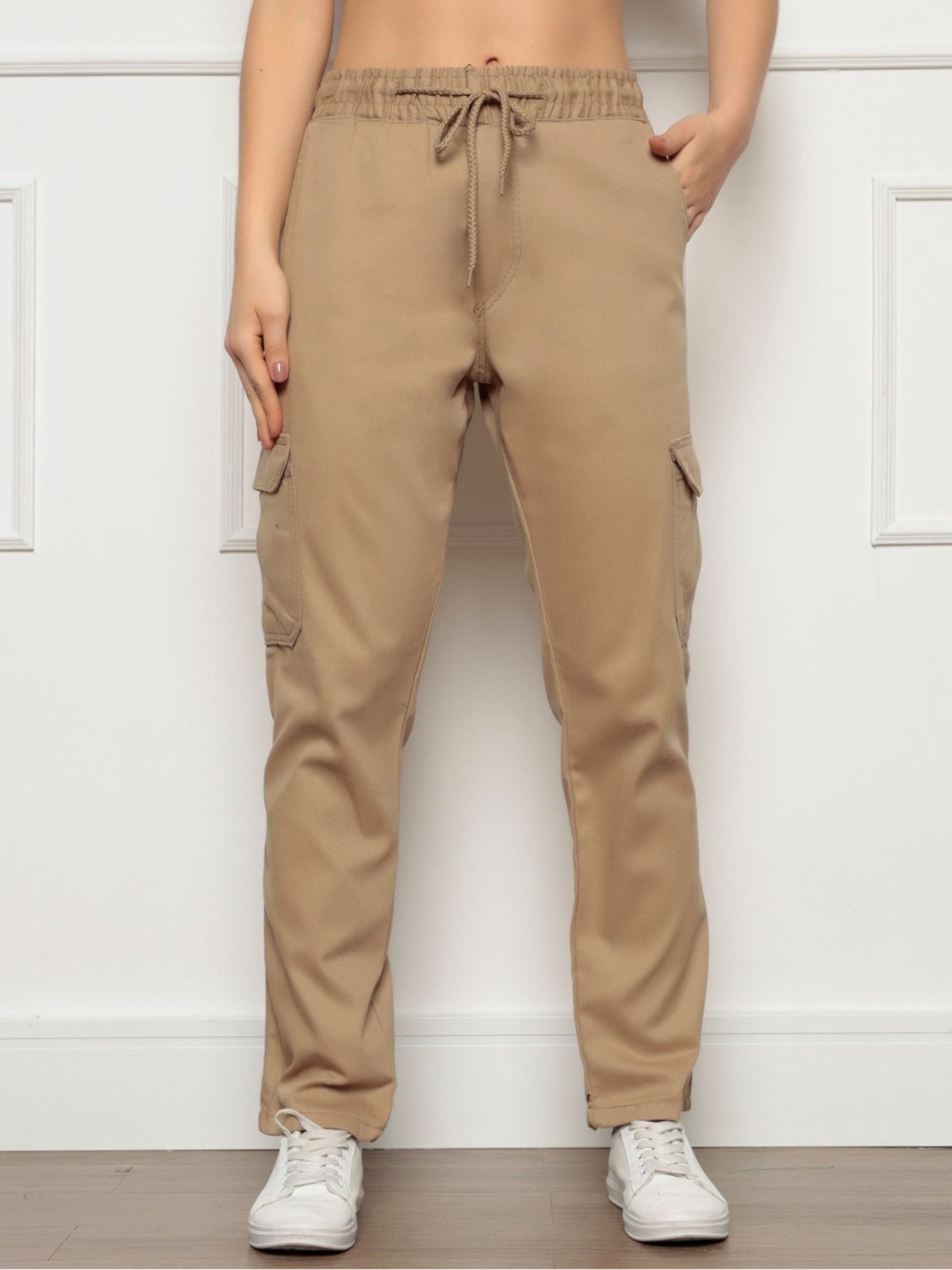 Calça Jogger Sarja Cargo Feminina Bege