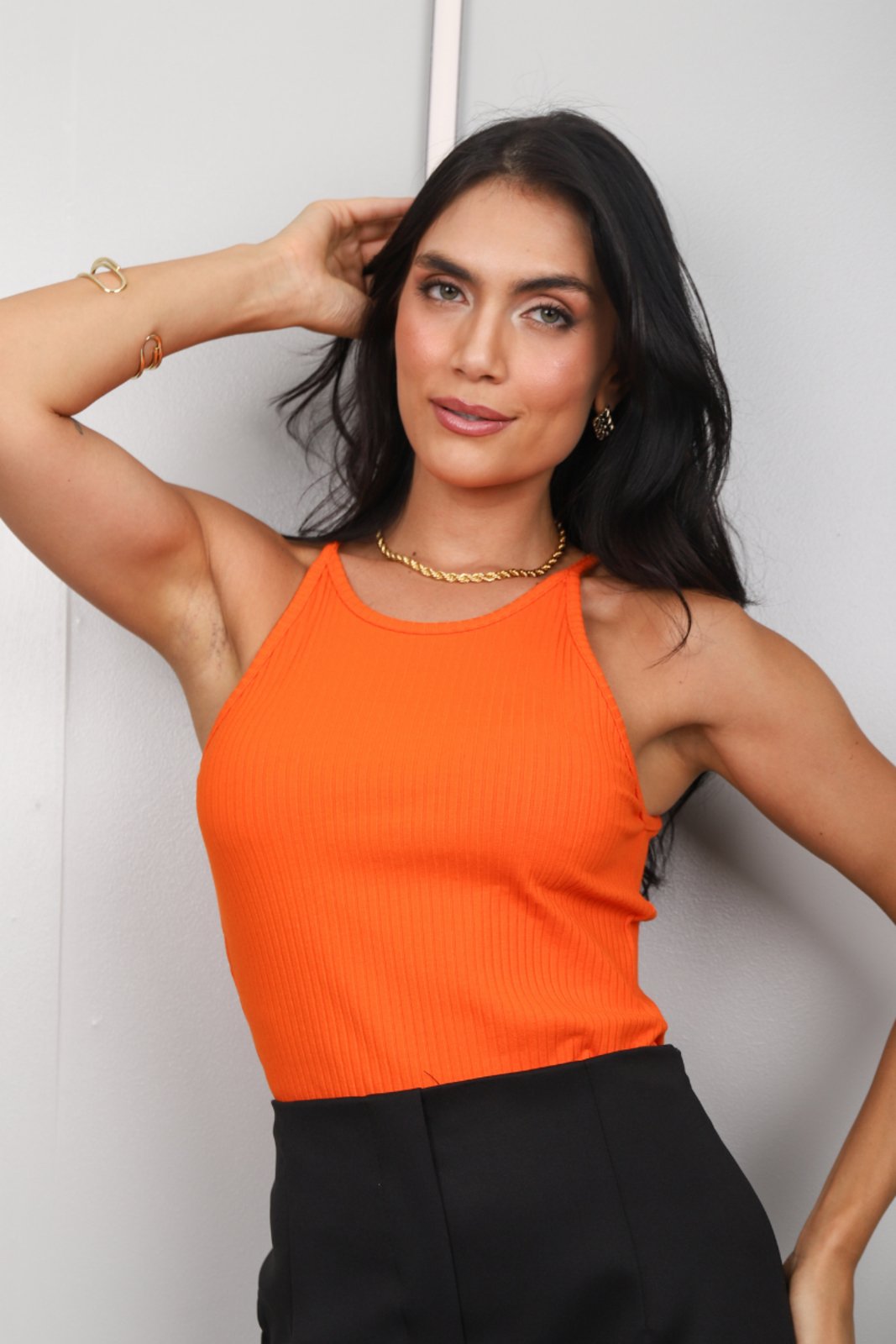 Blusa Feminina Regata Canelada Viscose com Elastano Alça Fina Decote Redondo
