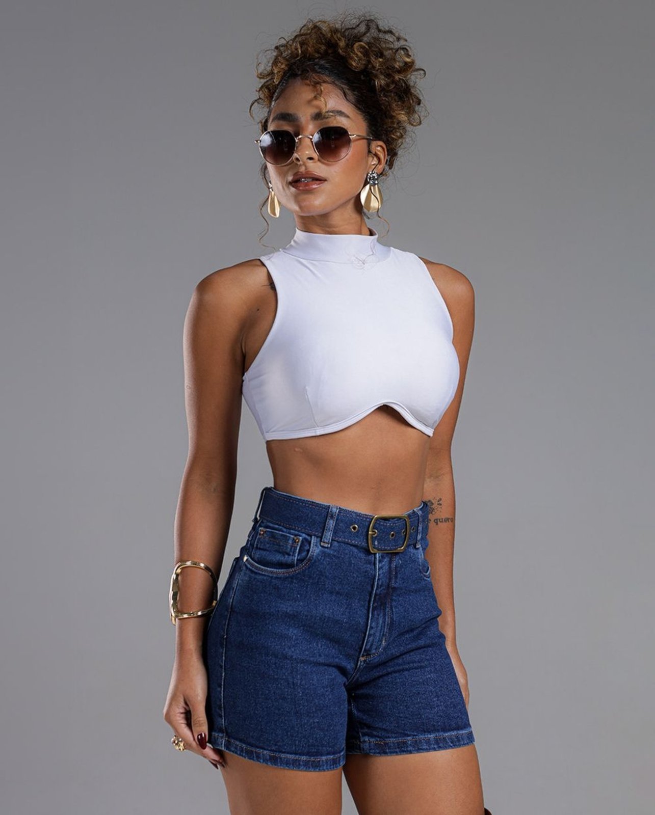 Shorts Jeans Mom Feminino Cintura Alta com Cinto 23980 Escura Consciência